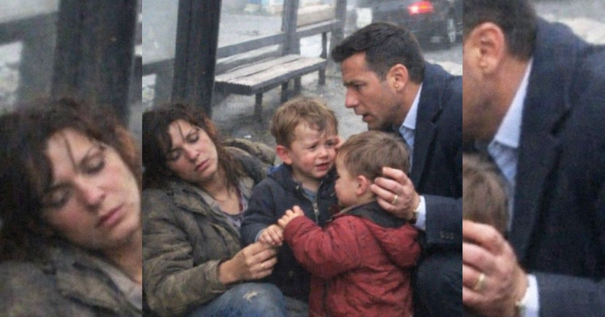 Crolla in strada con due gemelli in braccio: un uomo ricchissimo si ferma… e nota un dettaglio identico